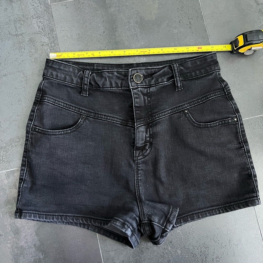 BDG Super High Rise Black Seam Shorts, Size 27